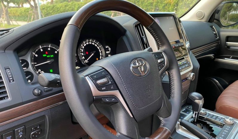 Toyota Land Cruiser VXS 5.7L 2021 Trung Đông full
